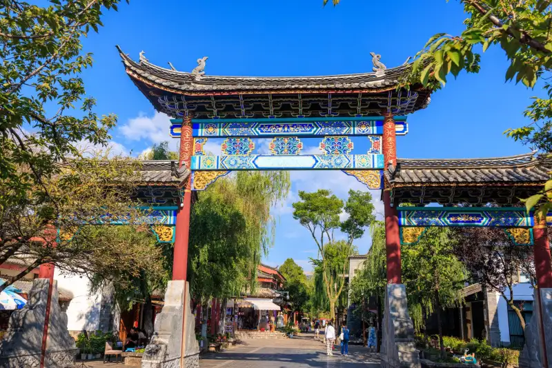 东莞发电机出租：静音型机组与开放式机组选型对比分析