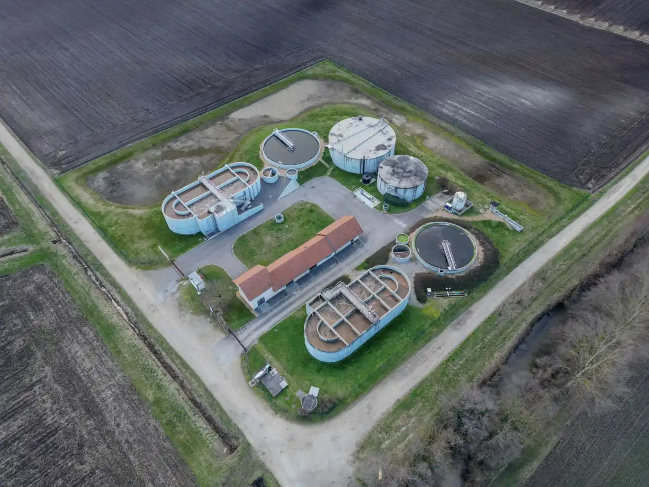 东莞发电机出租市场现状及企业临时用电选型建议